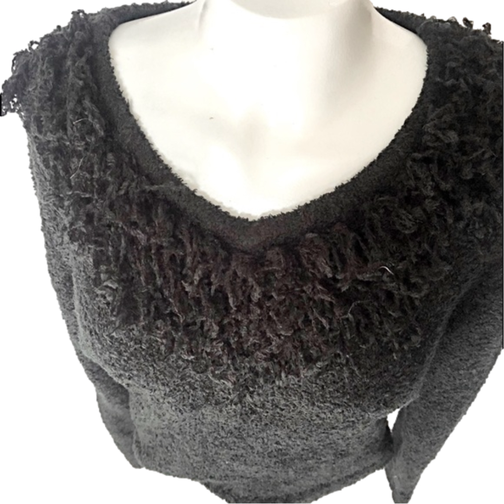JM COLLECTION- V-Neck Black Fluffy collar Sweater